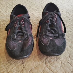 Women's Skechers Relaxed Fit Black & Hot Pink Sneakers Memory Foam Size 8 1/2
